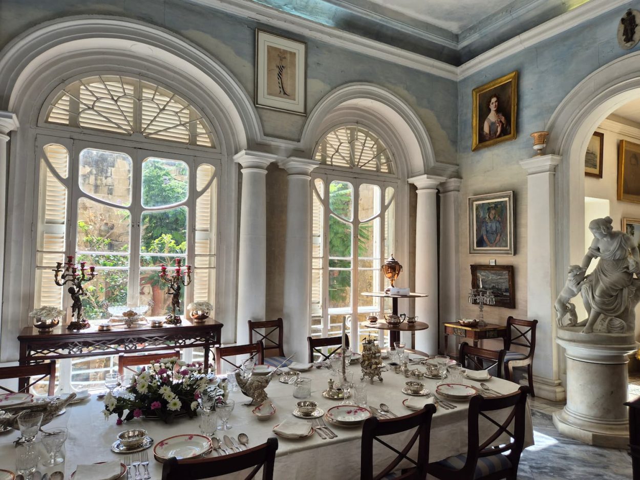 La salle à manger de Casa Rocca Piccola est une visite incontournable à La Valette.